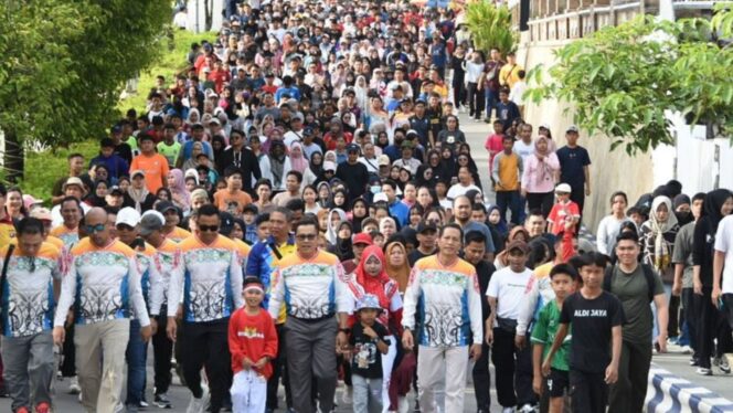 
					Semarak Hari Jadi ke-74 Barito Utara, Pemkab Gelar Jalan Sehat dan Senam Massal Berhadiah