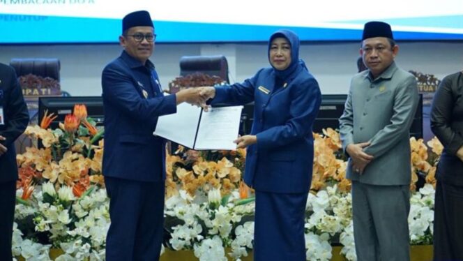 
					Pj. Bupati Barito Utara Indra Gunawan Terima Pandangan Umum Fraksi DPRD Terkait Pertanggungjawaban APBD 2024