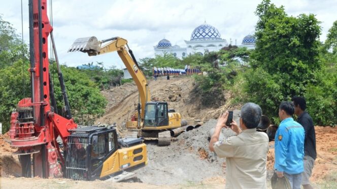 
					Dinas PUPR Barito Utara Tinjau Progres Pembangunan Jembatan Islamic Centre Muara Teweh