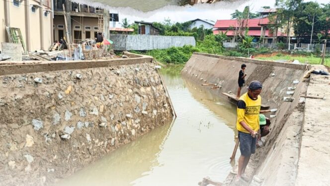 
					Program 100 Hari Bupati, Dinas PUPR Barito Utara Tuntaskan Normalisasi Sungai Bengaris dan Lakukan Penguatan Tebing Belakang APMS