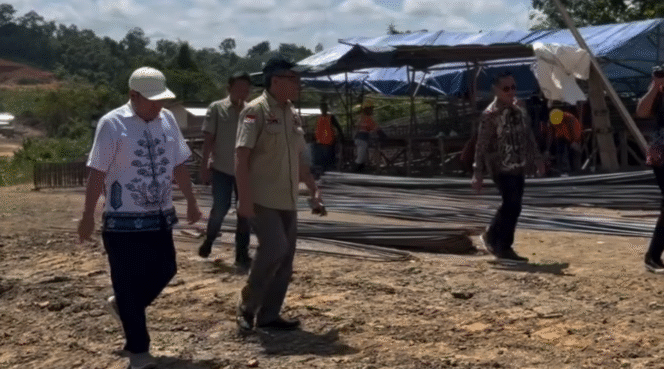 
					Kepala Dinas PUPR Barito Utara Tinjau Progres Pembangunan Arena Tiara Batara 2 dan Mako Polres