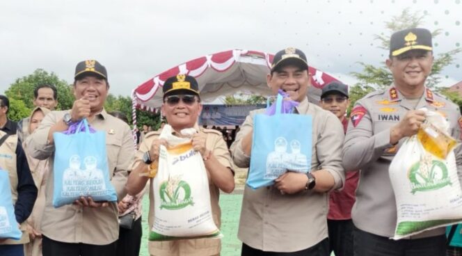 
					Dinas Ketahanan Pangan dan Perikanan Barito Utara Dampingi Penyaluran Bantuan Pangan (Banpang) Kalteng di SMAN 4 Muara Teweh
