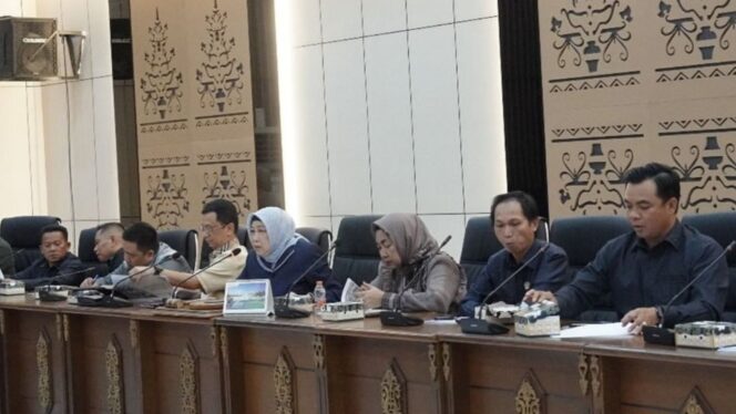 
					Pemkab dan DPRD Barito Utara gelar Rapat Pembahasan Rancangan Awal Rencana Pembangunan Jangka Menengah Daerah (RPJMD) Tahun 2025–2029