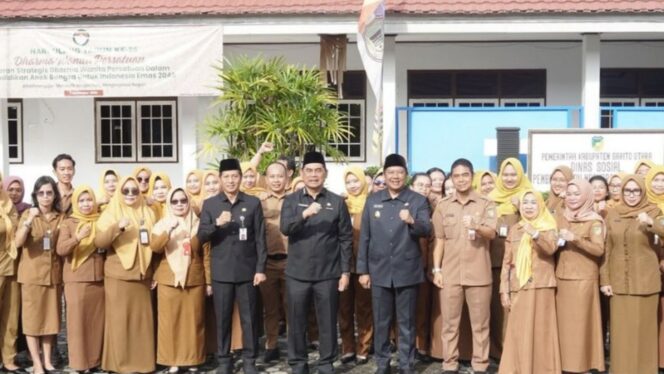 
					Bupati Barito Utara Pimpin Apel Pagi Bersama Dinas Sosial PMD dan BKPSDM, Tekankan Disiplin dan Kinerja ASN