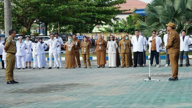
					Bupati dan Wakil Bupati Barito Utara Launching Parkir Gratis, SRIKANDI, dan SIMPATIK di RSUD Muara Teweh Sekaligus Buka Donor Darah HUT ARSADA ke-25