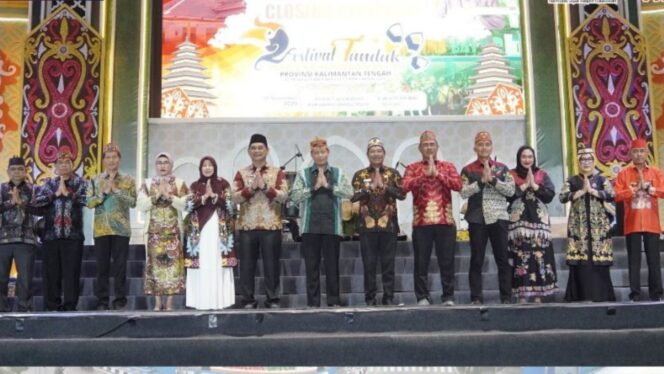 
					Festival Tandak Intan Kaharingan ke-XII Resmi Ditutup, Barito Utara Raih Juara Umum Terbaik III dan Juara Favorit