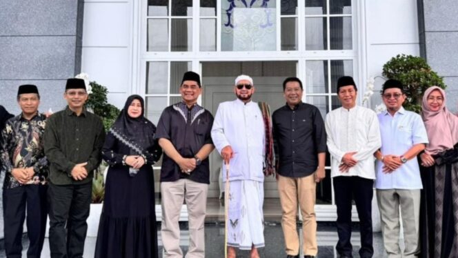 
					Pemkab Barito Utara Antar Kepulangan Habib Syech Abdul Qodir Assegaf Usai Barito Utara Bersholawat 2025