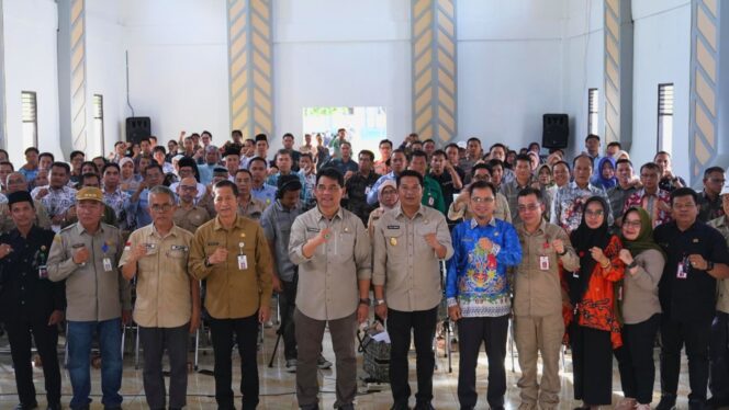 
					Bupati Barito Utara pantau infrastruktur, pendidikan, dan kesehatan dalam kunjungan kerja ke Kecamatan Lahei