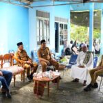 Takziah Bupati Barito Utara ke rumah duka almarhumah Erestu Zairinah di Muara Teweh