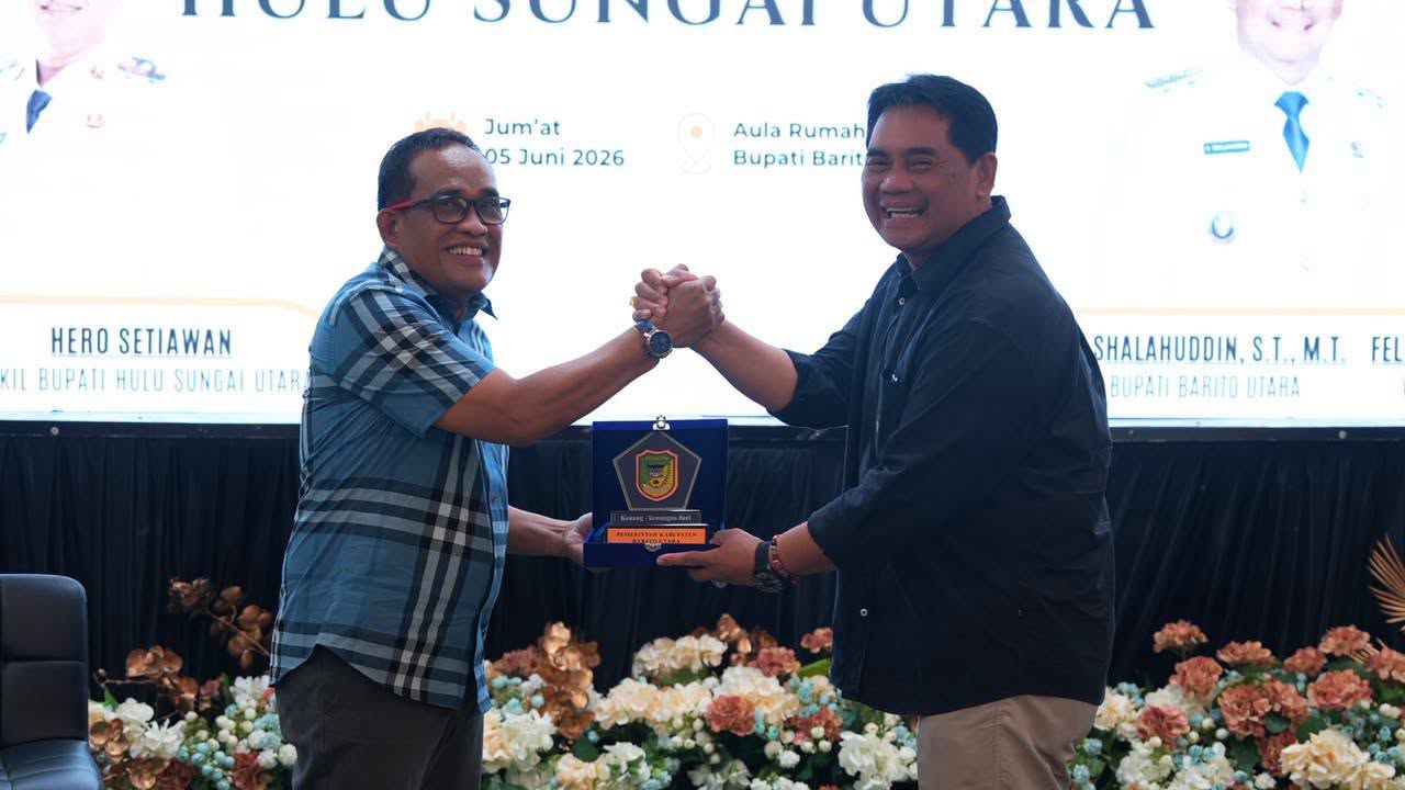 Bupati Barito Utara H Shalahuddin terima kunjungan Bupati Hulu Sungai Utara di Rumah Jabatan Bupati