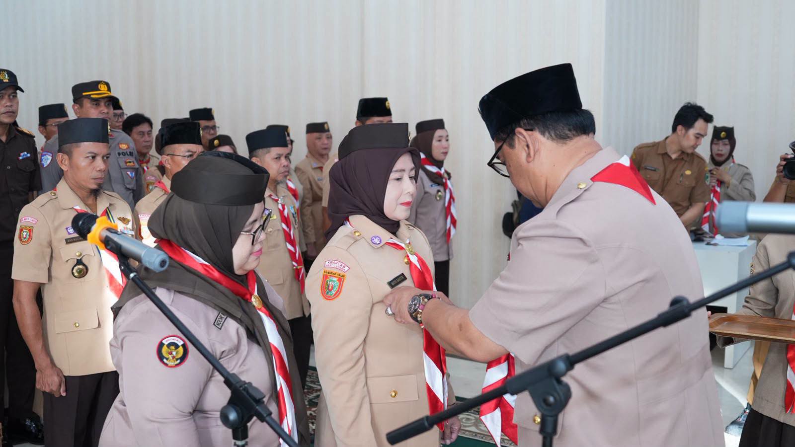 Bupati Barito Utara H Shalahuddin melantik pengurus Kwarcab Pramuka Barito Utara