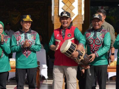Bupati Barito Utara H Shalahuddin membuka FB IMBT 2026 di halaman Kantor Bupati Barito Utara