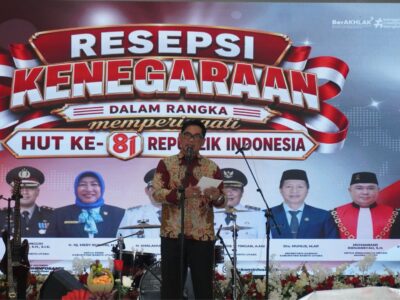 Bupati Barito Utara H Shalahuddin memberikan sambutan pada Resepsi Kenegaraan HUT ke-81 RI di Balai Antang